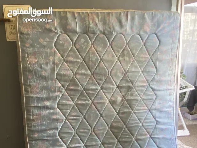تخت بوكس 2 راسية للتخت طاولة تواليت مع كرسي فرشة نوم