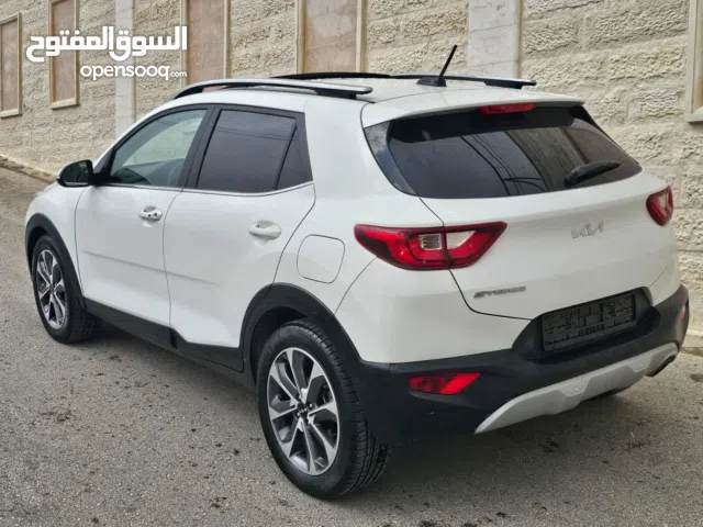 كيا ستونك فل مع فتحه سقف بسعر حرق وكاش