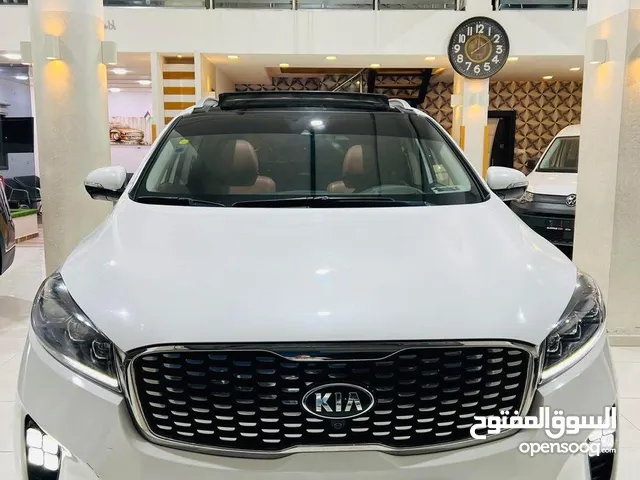 كيا سيرنتو 2018 في الرخصة كامل الاضافات 4*4 محرك 2.2 cc