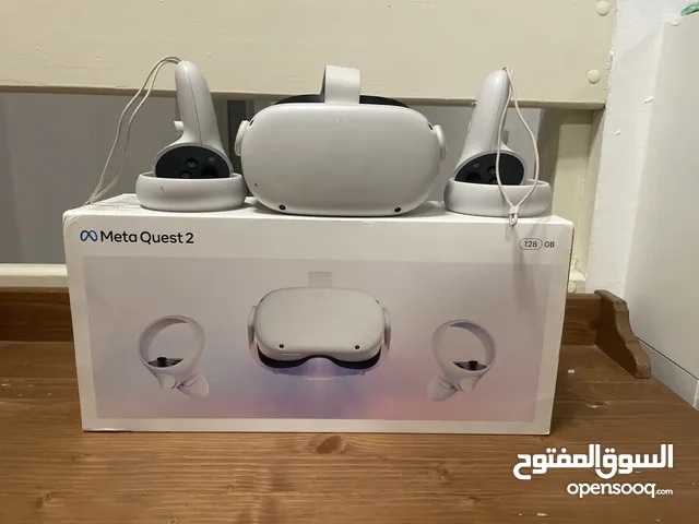 oculus quest two with travel case used and in very good condition but still used