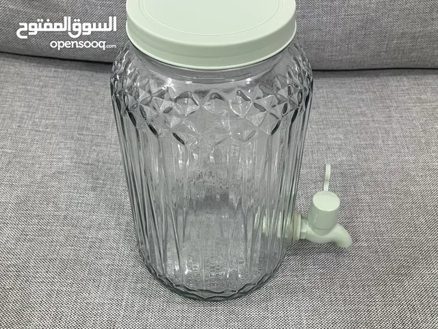 زجاج مزخرف حجم 4 ليتر بحالة ممتازة للبيع بدواعي السفر