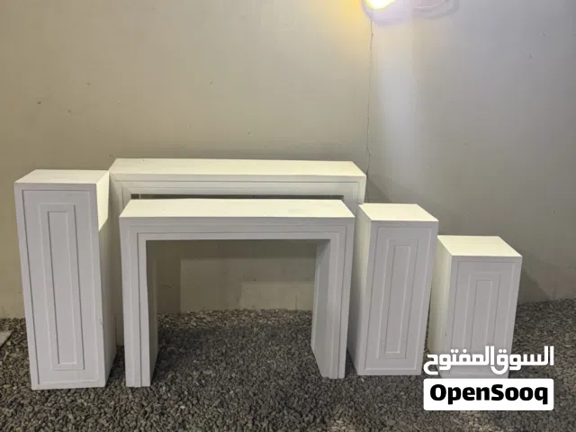 طاولات وستاندات