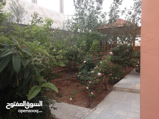 220 m2 5 Bedrooms Villa for Sale in Amman Al-Abdaliya