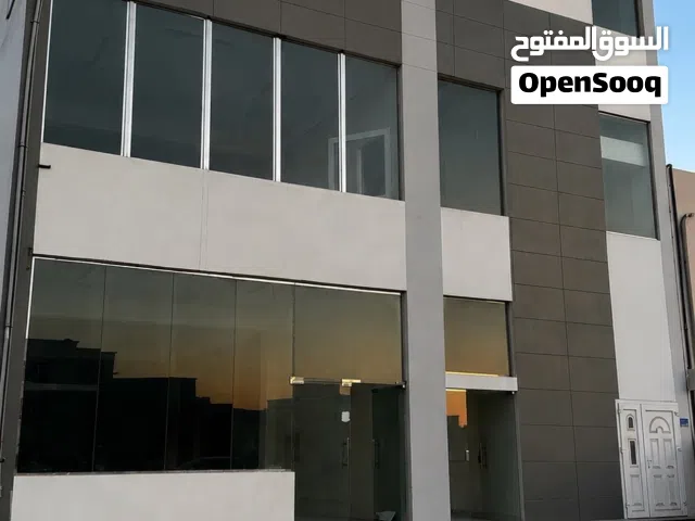 للايجار مبنى عبارة عن دورين تجاريين Commercial Building for Rent