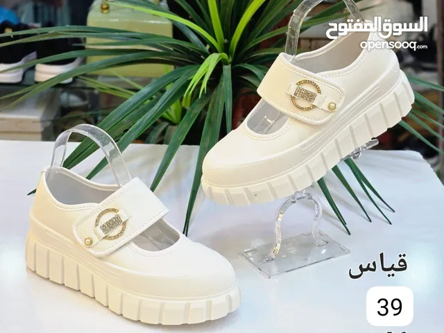 كعب ارتفاع 4 سم  فقط مقاسات