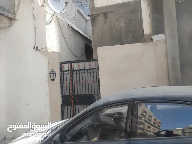 148 m2 4 Bedrooms Townhouse for Sale in Tripoli Souq Al-Juma'a