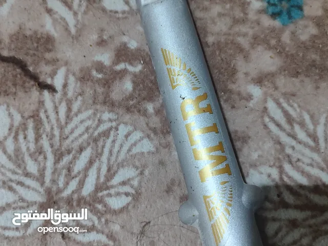 دبلات بيهن صاحيات وبيهن وبهن عوج خفيف