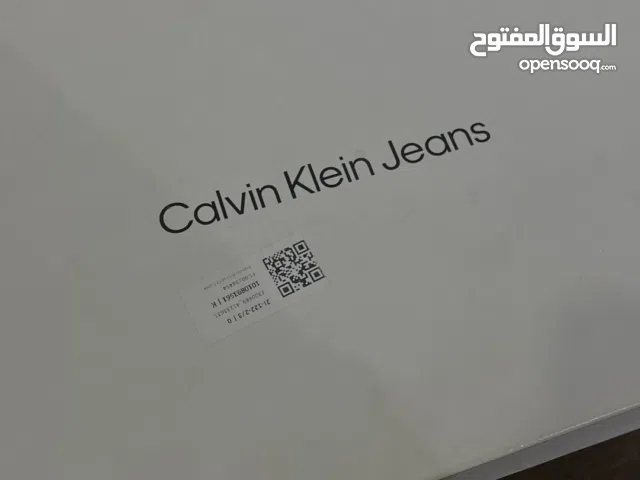 حذاء كالڤن كلاين نسائي مستعمل