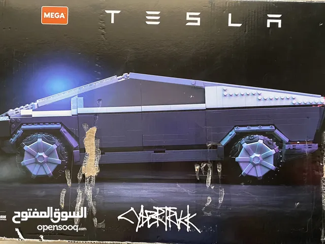 Tesla cyber truck lego from mega construx. Retail Price: 177 JOD