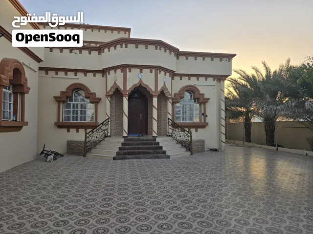 260 m2 4 Bedrooms Townhouse for Sale in Al Dakhiliya Sumail