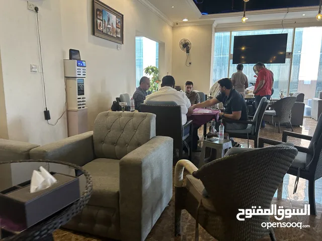 فرصه استثمارية ذهبية! كوفي شوب وكافتيريا للبيع في المصفح M44 منطقة حيوية وموقع مميز