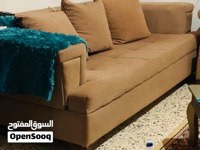 صالون للبيع