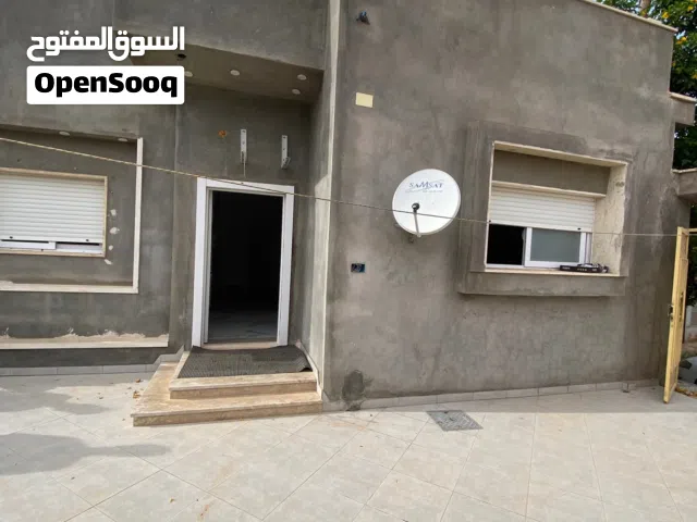 170 m2 3 Bedrooms Townhouse for Rent in Tripoli Ain Zara