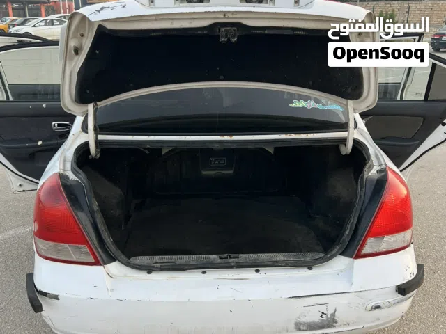 2002 هيونداي افانتي Standard