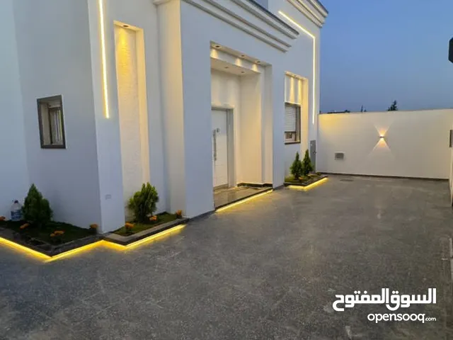 185m2 5 Bedrooms Townhouse for Sale in Tripoli Al-Sidra