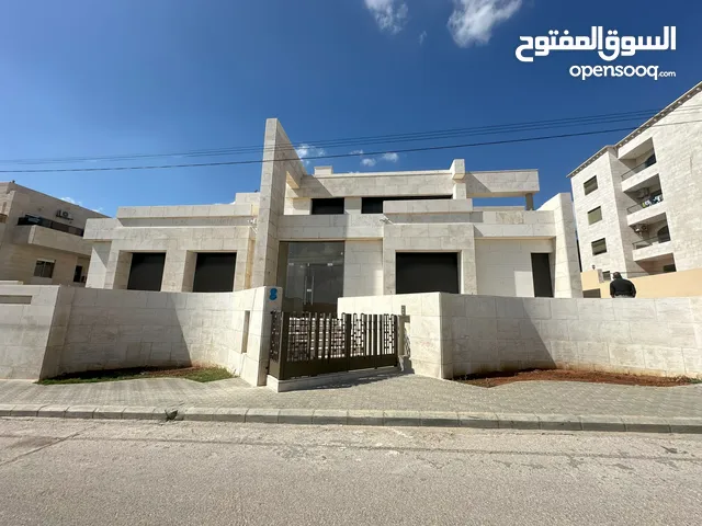 1200 m2 4 Bedrooms Villa for Sale in Amman Al Kursi