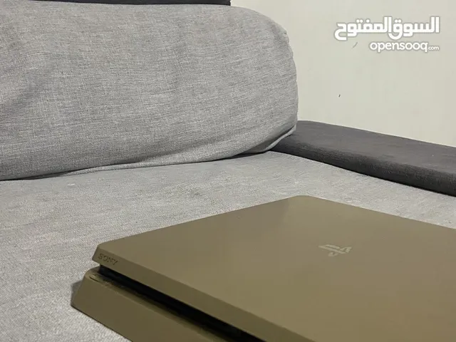 سوني 4 للبيع مستعمل نظيفه 100٪ ويجي مع وايرته