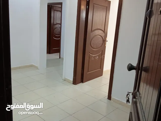 شقة غرفتين وصالة للايجار   2Bedroom Apartment near Al Arab Mall and Airport for Rent