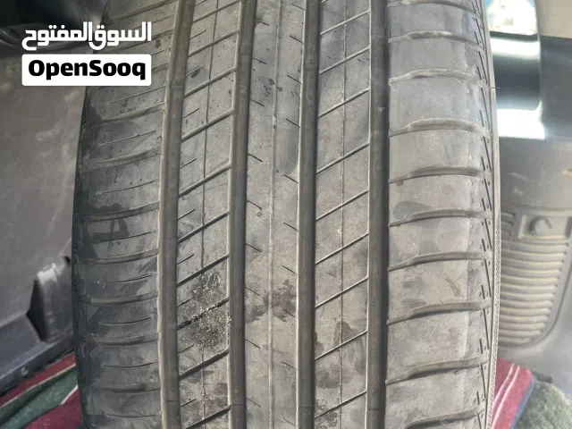للبيع تايرين مقاس 20/50/285 20 دينار