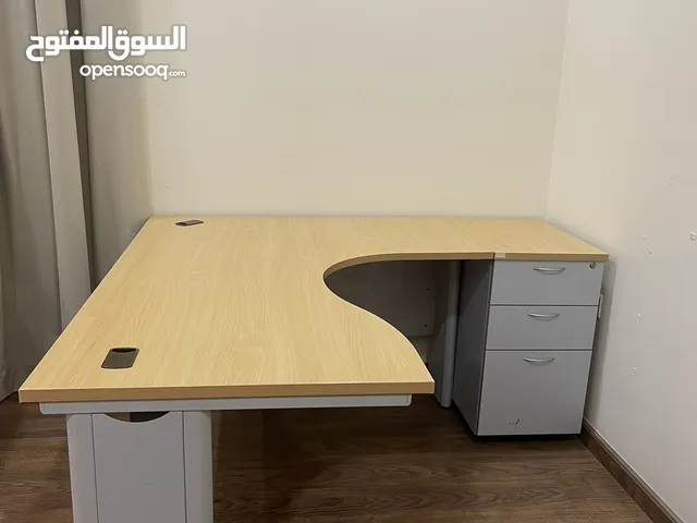 L-Shaped Office Desk – Excellent Condition