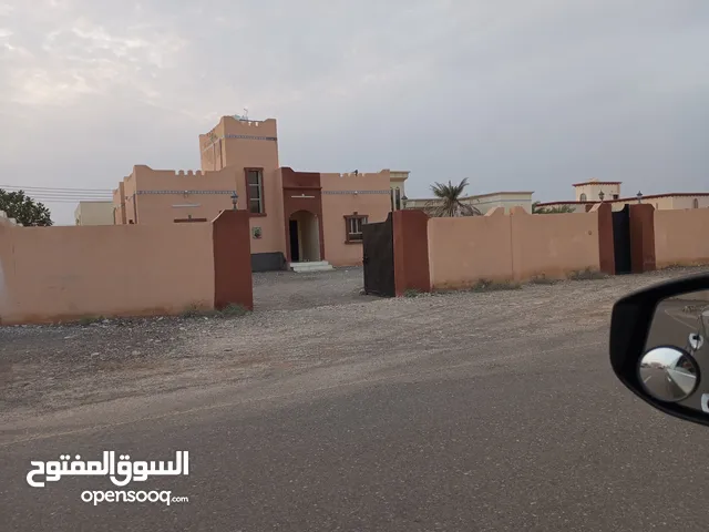130 m2 3 Bedrooms Townhouse for Sale in Al Dhahirah Dhank