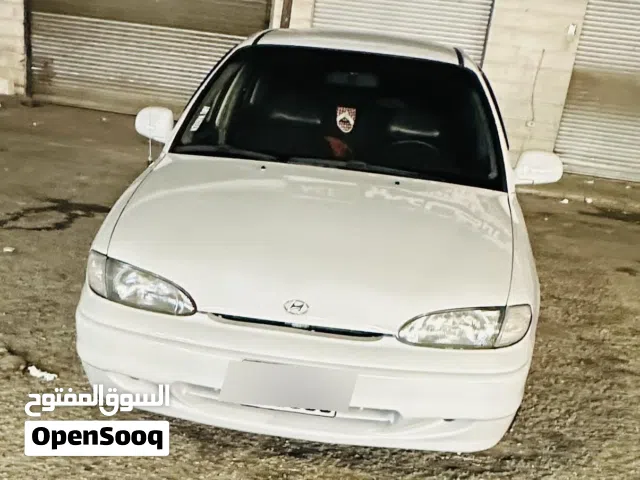 1995 هيونداي اكسنت Standard
