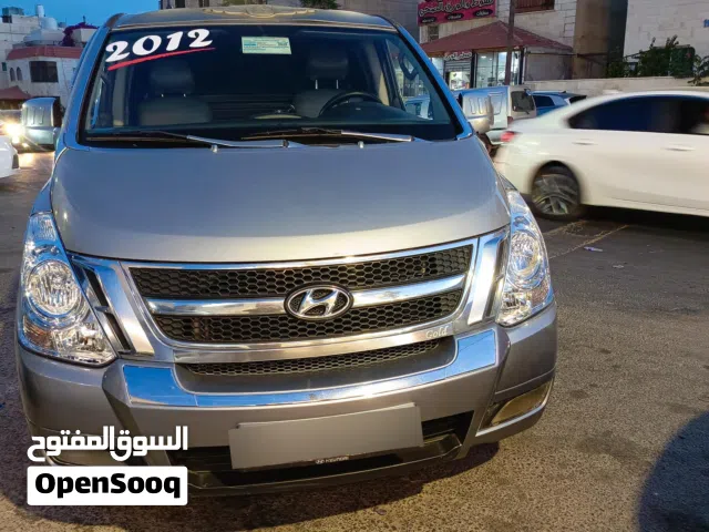 2012 هيونداي H1 GL