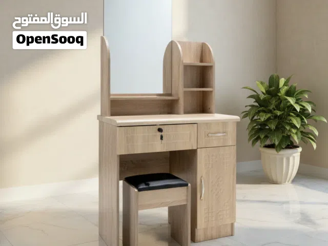 طاولة زينة (تسريحة) كلاسيكية مع مرآة وكرسي - D/T 9857