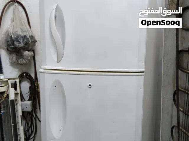 ثلاجه متوسطة الحجم نظيفه وممتازه(LG)قابل للتفاوض