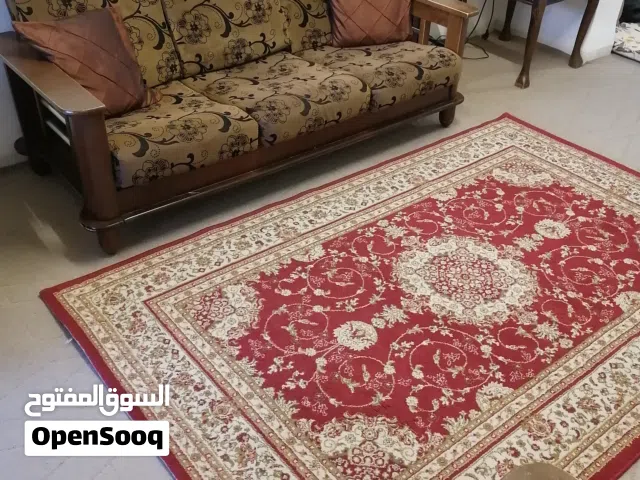سجادة (شرقية فخمة) بحالة جيدة جداً للبيع