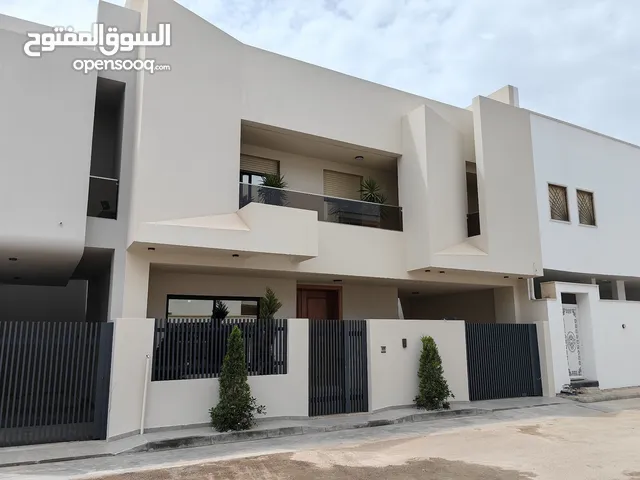 400 m2 More than 6 bedrooms Villa for Sale in Tripoli Al-Serraj