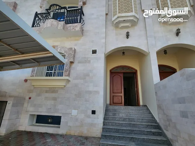 3Me19Clean 5BHK villa for rent in MQ close to British Council. فيلا للايجار في مدينة السلطان قابوس