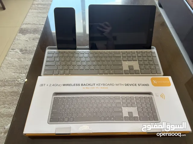 Wireless keyboard / stand