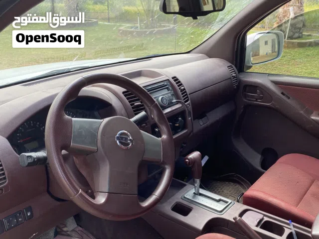 سيارة نيسان نيفارة 2014