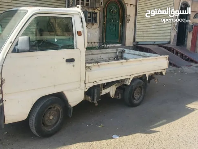 دايو 2001 غاز مجمرك مرقم شغال قرعه مكينه فيها صرفيه تحتاج لها شمبر السعر المطلوب 560 الف يمني حده
