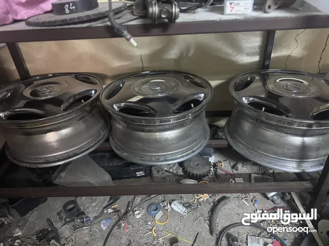 Toyo 16 Tyre & Rim in Al Sharqiya