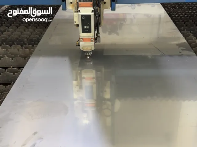 ماكينة قص ليزر معادن بحالة ممتازة