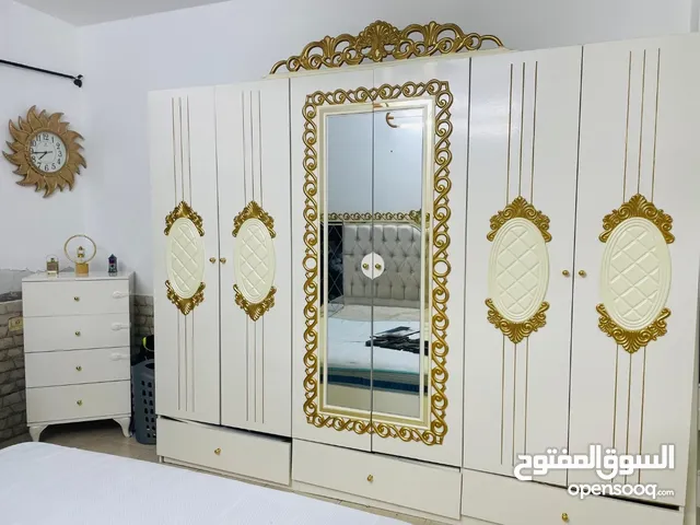 غرفة نوم دهان شبه جديدة
