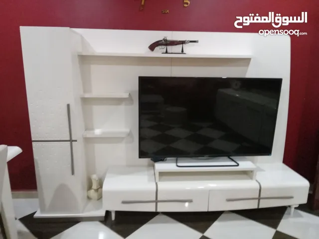 اثاث منزلي متكون من ثلاث قطع
