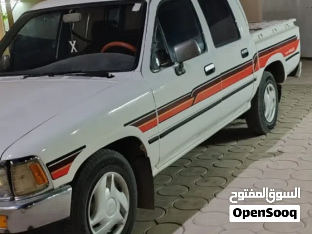 1989 تويوتا هيلوكس Standard