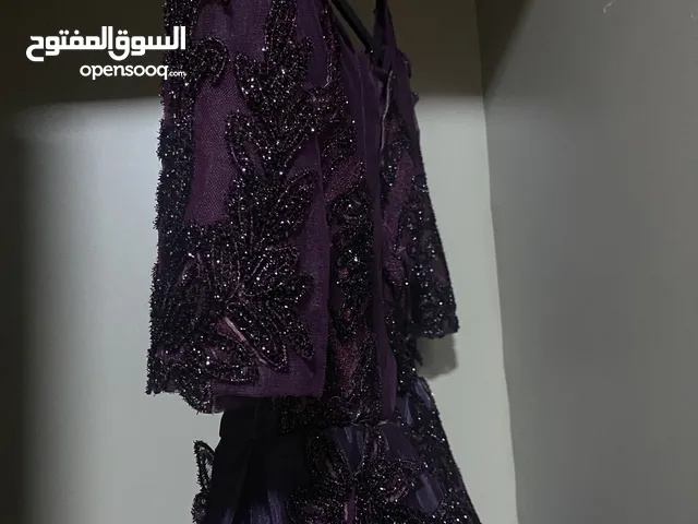 فستان سهرة أنيق باللون البنفسجي الملكي