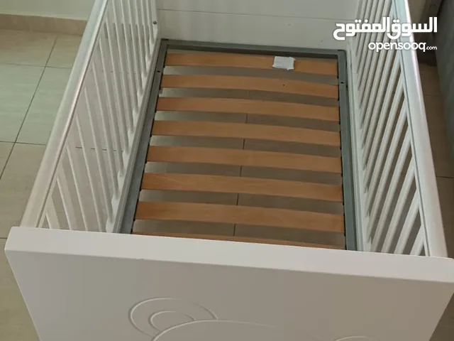 crib for sale in excellent condition barely used bought from Le Bouquet