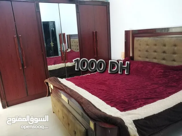 غرفه نوم فاخره وطقم جلوس