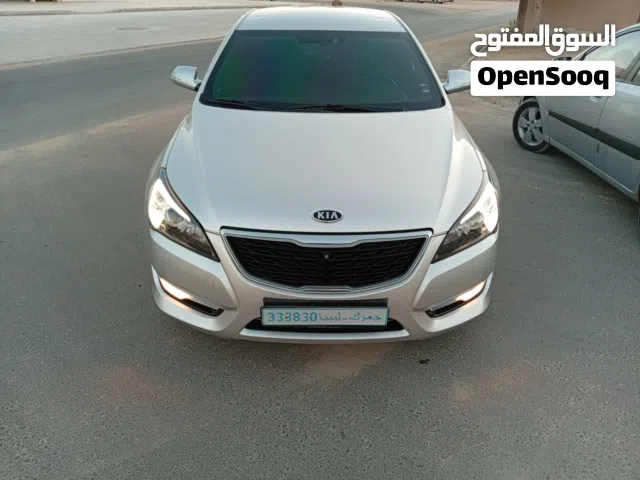 2012 Kia Cadenza Standard