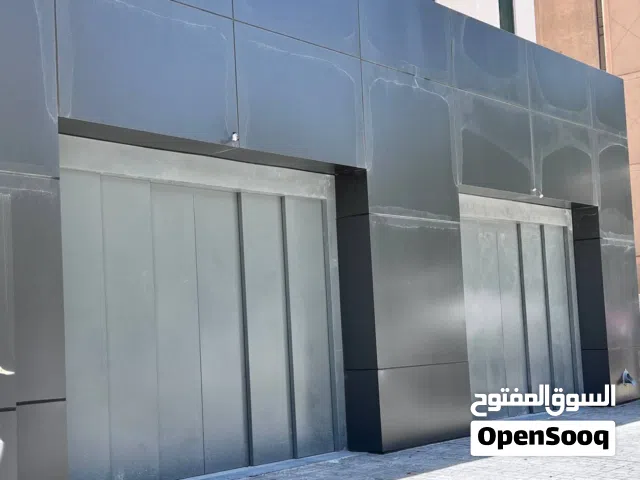 نصف دور تجاري للإيجار في شرق قطعة 7