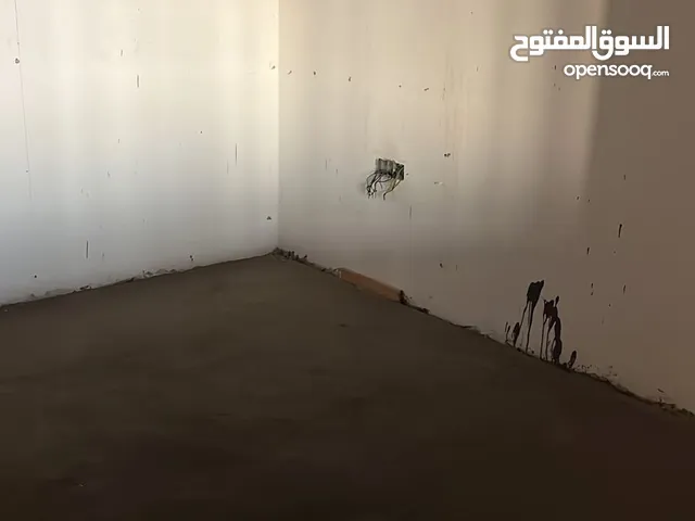 مكتب تجاري فاخر جدا في افضل مواقع شارع مكة    الرقم المرجعي :  2193/2192