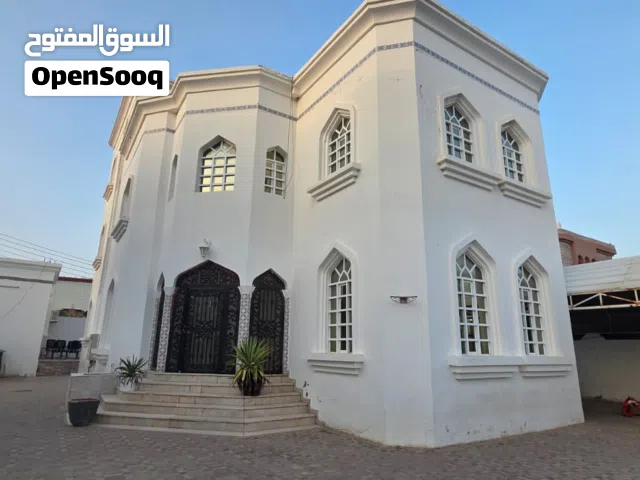 فيلا في الموالح الجنوبية المرحلة الثانية مكونة من طابقين ونص بسعر مغرِ في موقع ممتاااااز