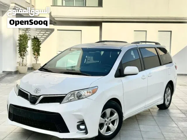 تويوتا سيينا 2015 سعرها كاش أو حواله