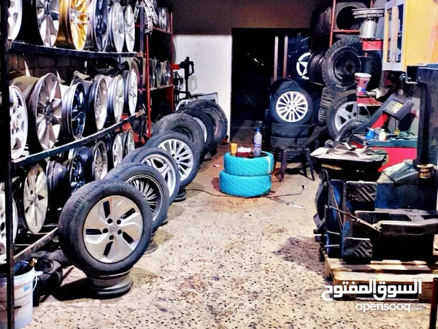 محل كوشوك وجنطات للبيع مجهز بالكامل