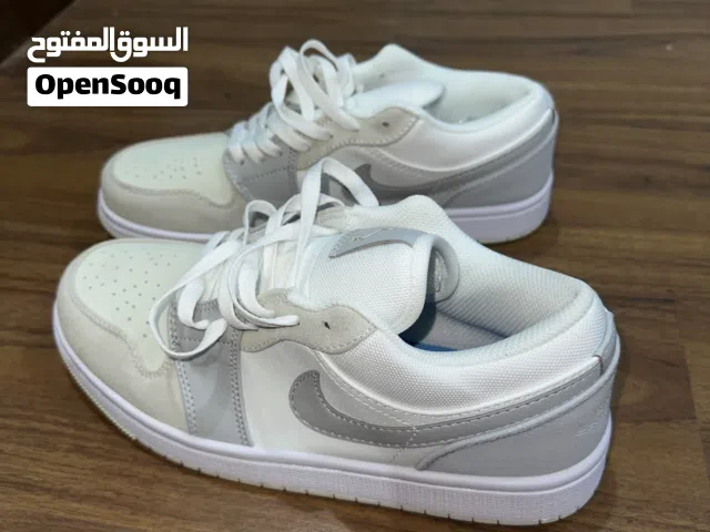 نايك اير جوردن لون رمادي ابيض الاصلي